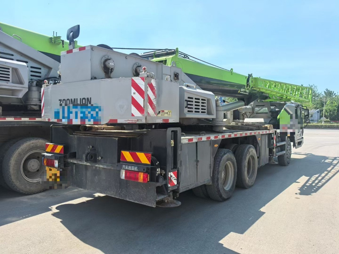 ZOOMLION ZTC250A - עגורן נייד: תמונה 3 ZOOMLION ZTC250A - עגורן נייד: תמונה 3