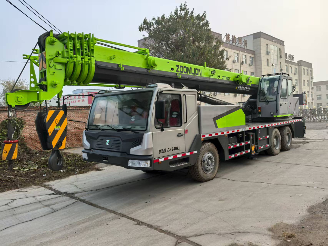 ZOOMLION ZTC250V - עגורן נייד: תמונה 1 ZOOMLION ZTC250V - עגורן נייד: תמונה 1