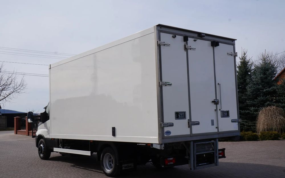 Iveco DAILY 70c17 CHŁODNIA 5 m Thermo king V-500 MAX Wzorowy Stan - משאית קירור: תמונה 4 Iveco DAILY 70c17 CHŁODNIA 5 m Thermo king V-500 MAX Wzorowy Stan - משאית קירור: תמונה 4