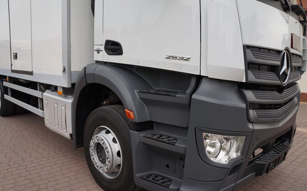 Mercedes-Benz ANTOS 2632 6x2 EURO 6 KONTENER 21 PALET ŁAD. 15.000 KG WINDA WEBASTO - משאית תיבה: תמונה 4 Mercedes-Benz ANTOS 2632 6x2 EURO 6 KONTENER 21 PALET ŁAD. 15.000 KG WINDA WEBASTO - משאית תיבה: תמונה 4