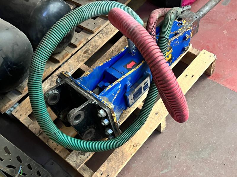 ARDEN AB0082 BRH Brise roche hydraulique - 1 à 3T - פטיש הידרולי: תמונה 1 ARDEN AB0082 BRH Brise roche hydraulique - 1 à 3T - פטיש הידרולי: תמונה 1