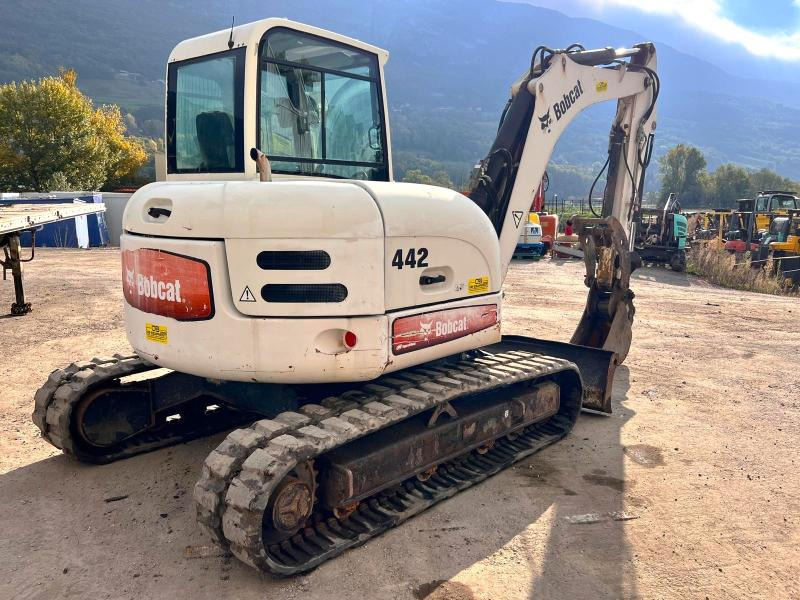 Bobcat 442B Pelle 7,5T avec pouce hydraulique - מחפר סורק: תמונה 5 Bobcat 442B Pelle 7,5T avec pouce hydraulique - מחפר סורק: תמונה 5