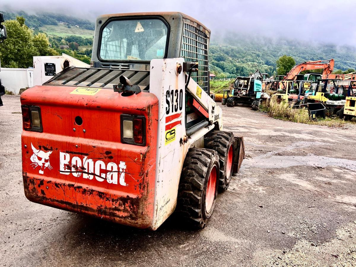 Bobcat S130 Chargeuse Compact - מעמיס היגוי החלקה: תמונה 4 Bobcat S130 Chargeuse Compact - מעמיס היגוי החלקה: תמונה 4