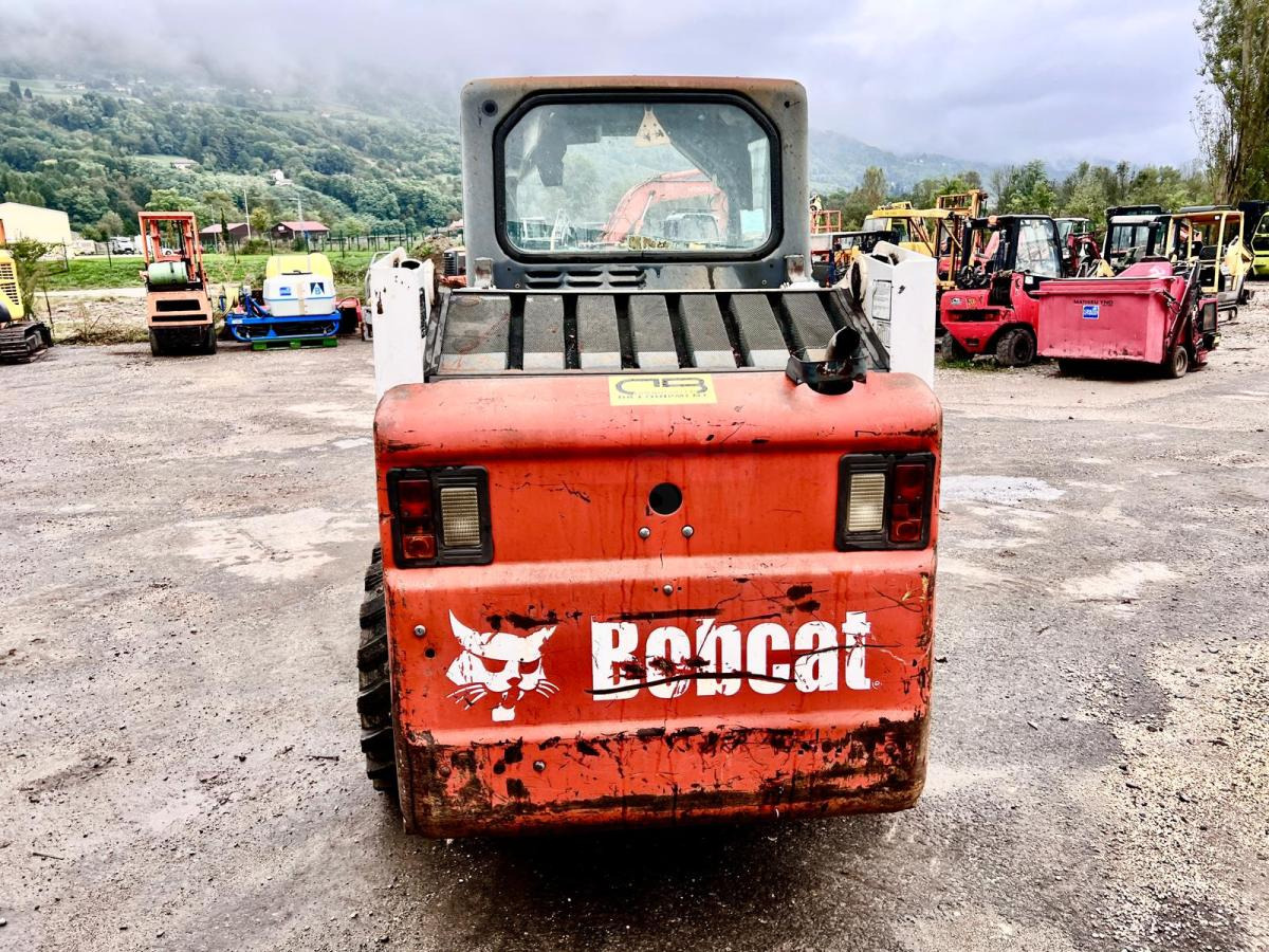 Bobcat S130 Chargeuse Compact - מעמיס היגוי החלקה: תמונה 5 Bobcat S130 Chargeuse Compact - מעמיס היגוי החלקה: תמונה 5