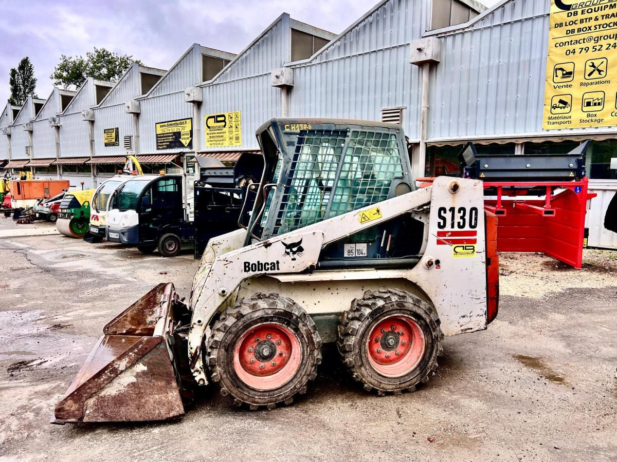 Bobcat S130 Chargeuse Compact - מעמיס היגוי החלקה: תמונה 2 Bobcat S130 Chargeuse Compact - מעמיס היגוי החלקה: תמונה 2