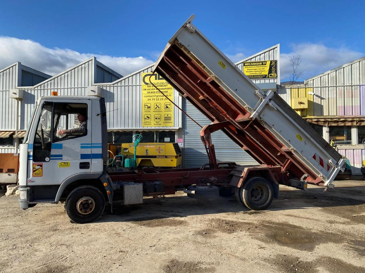 IVECO 75E14 CAMION BENNE 7,5T (NET DE TVA) - מזהיר: תמונה 3 IVECO 75E14 CAMION BENNE 7,5T (NET DE TVA) - מזהיר: תמונה 3