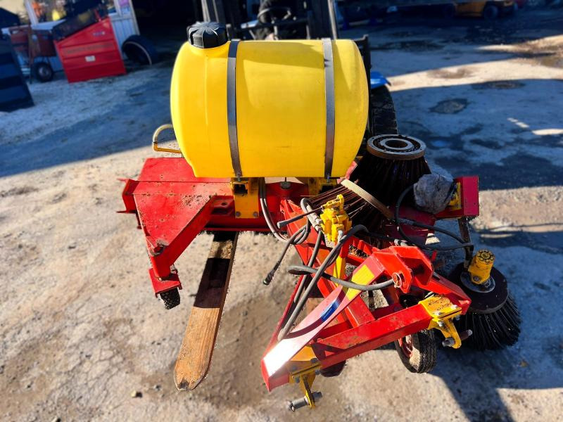 RABAUD CHAMPION BALAYEUSE ALIGNEUSE AVEC BALAIS LATERAL - מטאטא: תמונה 3 RABAUD CHAMPION BALAYEUSE ALIGNEUSE AVEC BALAIS LATERAL - מטאטא: תמונה 3