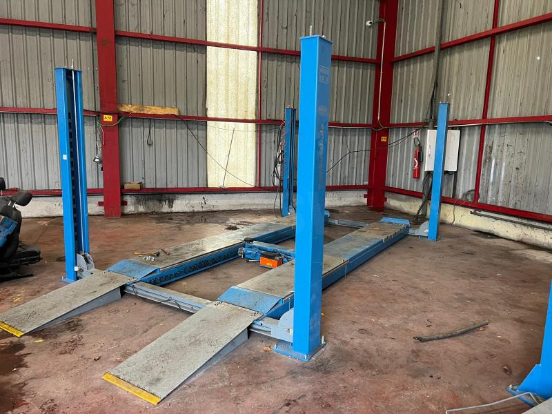 Twin Busch TW445 Pont 4 colonnes - ציוד לסדנאות: תמונה 1 Twin Busch TW445 Pont 4 colonnes - ציוד לסדנאות: תמונה 1