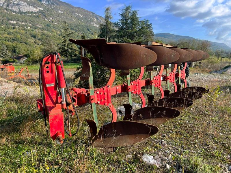 Vogel & Noot Charrue portée 5 corps - מחרשה: תמונה 1 Vogel & Noot Charrue portée 5 corps - מחרשה: תמונה 1