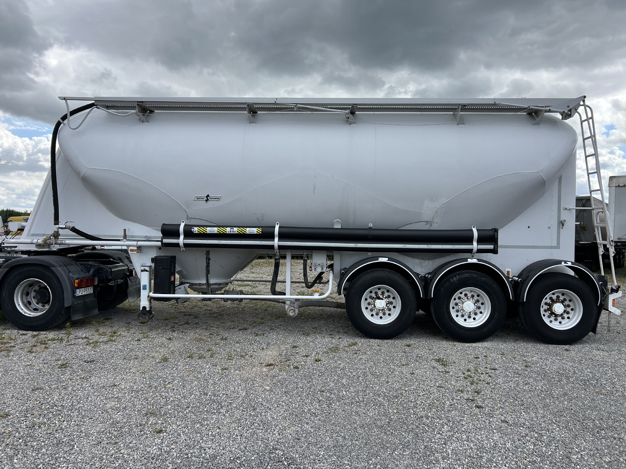 SPITZER S27DR-F010 - סמיטריילר Silo: תמונה 1 SPITZER S27DR-F010 - סמיטריילר Silo: תמונה 1
