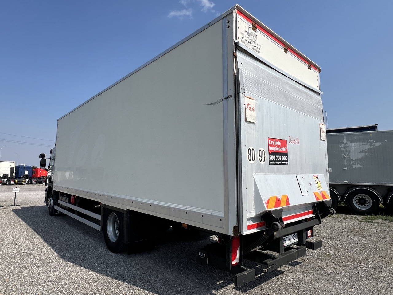 Scania P320 - משאית צד נופל/ שטוחה: תמונה 5 Scania P320 - משאית צד נופל/ שטוחה: תמונה 5