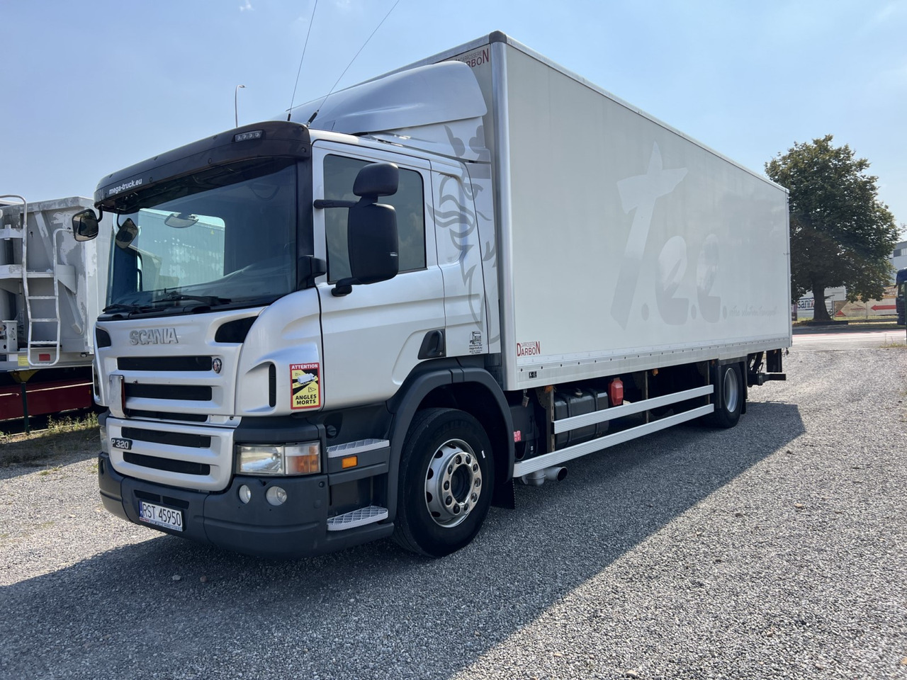 Scania P320 - משאית צד נופל/ שטוחה: תמונה 2 Scania P320 - משאית צד נופל/ שטוחה: תמונה 2