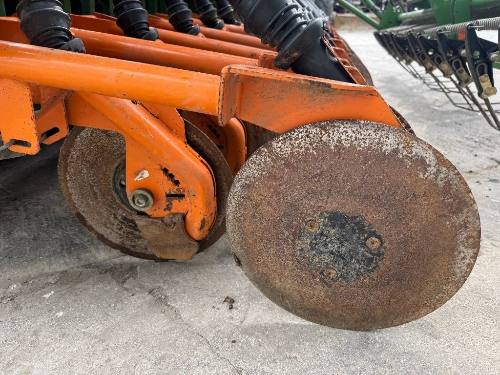מקדחת זריעה משולבת Amazone KE303-170 c/w AD303 Super Box Drill: תמונה 14