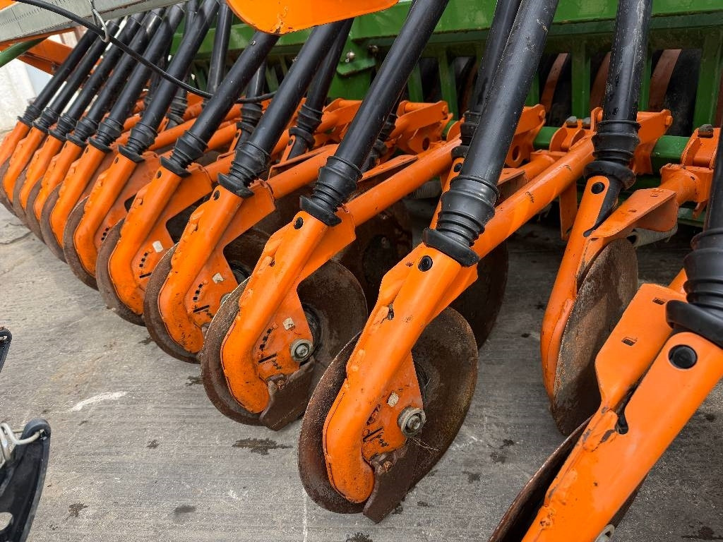 מקדחת זריעה משולבת Amazone KE303-170 c/w AD303 Super Box Drill: תמונה 12