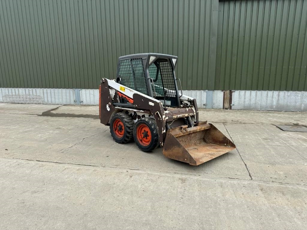 Bobcat S 100 - מעמיס היגוי החלקה: תמונה 2 Bobcat S 100 - מעמיס היגוי החלקה: תמונה 2