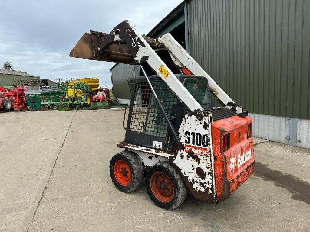 Bobcat S 100 - מעמיס היגוי החלקה: תמונה 4 Bobcat S 100 - מעמיס היגוי החלקה: תמונה 4