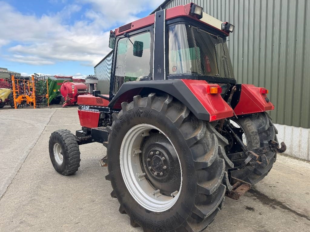 Case IH International 1056XL - טרקטור חקלאי: תמונה 2 Case IH International 1056XL - טרקטור חקלאי: תמונה 2
