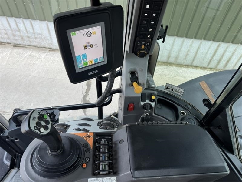 טרקטור חקלאי JCB JCB Fastrac 4220 **8000 Hour Warranty**: תמונה 20