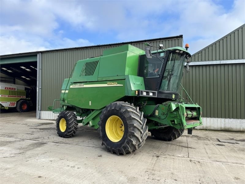 John Deere 1550 WTS c/w 620R Header - צרופת מקצרה: תמונה 1 John Deere 1550 WTS c/w 620R Header - צרופת מקצרה: תמונה 1
