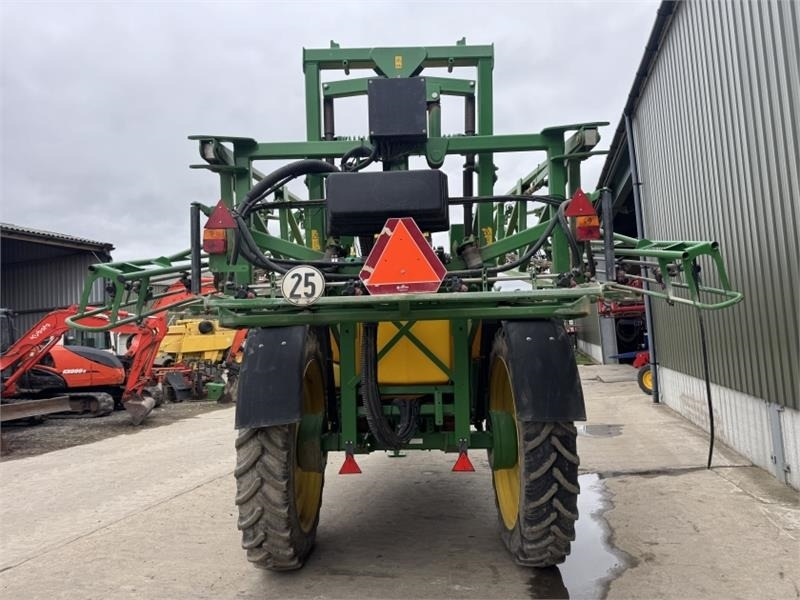 John Deere 732 Trailed Sprayer - מרסס מותקן על טרקטור: תמונה 3 John Deere 732 Trailed Sprayer - מרסס מותקן על טרקטור: תמונה 3