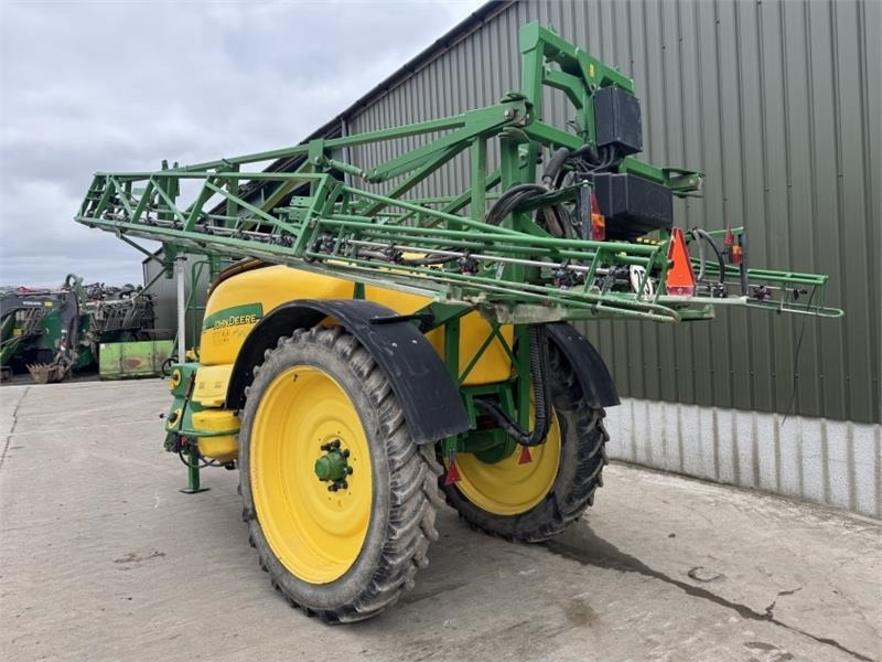John Deere John Deere 732 Trailed Sprayer - מרסס מותקן על טרקטור: תמונה 2 John Deere John Deere 732 Trailed Sprayer - מרסס מותקן על טרקטור: תמונה 2
