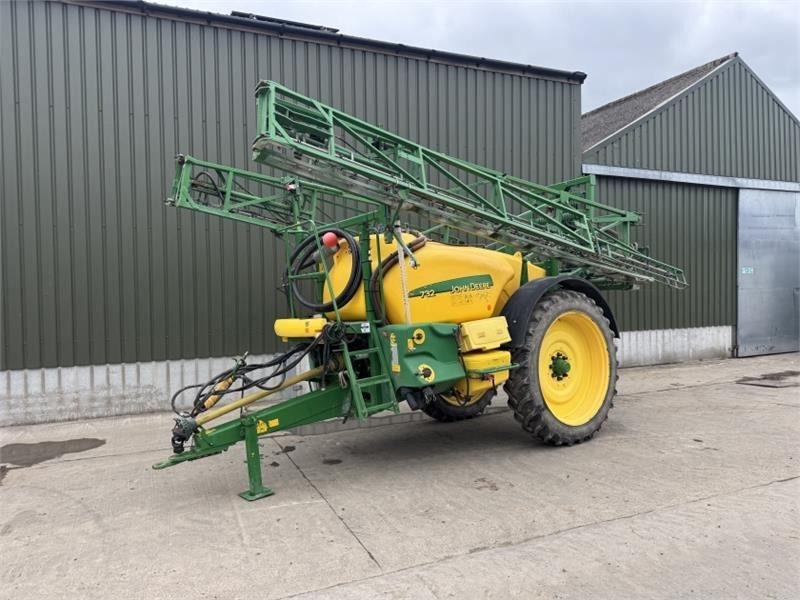 John Deere John Deere 732 Trailed Sprayer - מרסס מותקן על טרקטור: תמונה 1 John Deere John Deere 732 Trailed Sprayer - מרסס מותקן על טרקטור: תמונה 1