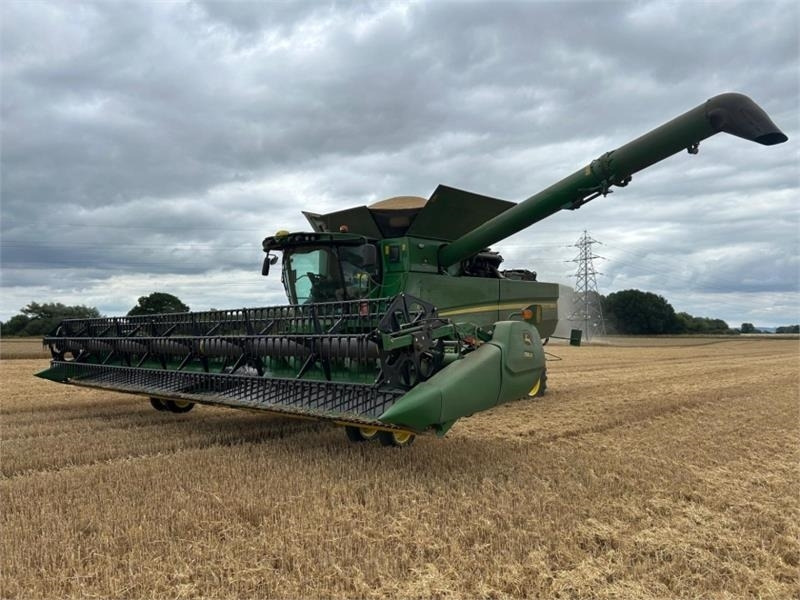 John Deere S785 4WD c/w 735D Header **Video Below** - צרופת מקצרה: תמונה 1 John Deere S785 4WD c/w 735D Header **Video Below** - צרופת מקצרה: תמונה 1