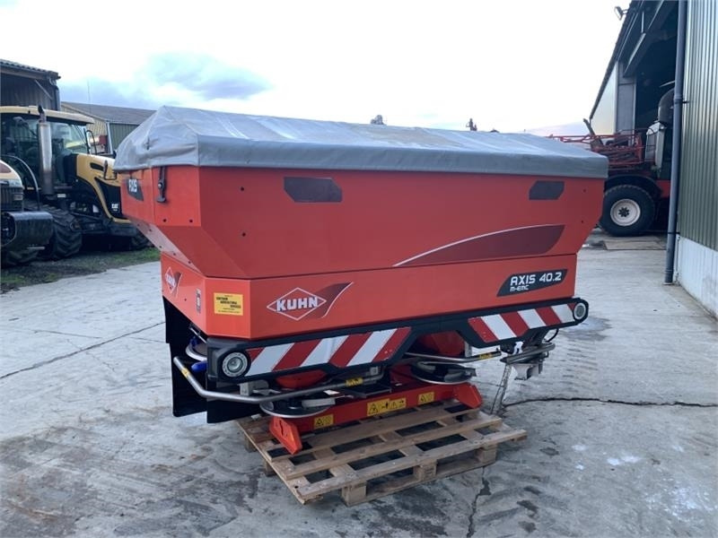 Kuhn Axis 40.2 M-EMC Fert Spreader - מפזרת דשן: תמונה 3 Kuhn Axis 40.2 M-EMC Fert Spreader - מפזרת דשן: תמונה 3