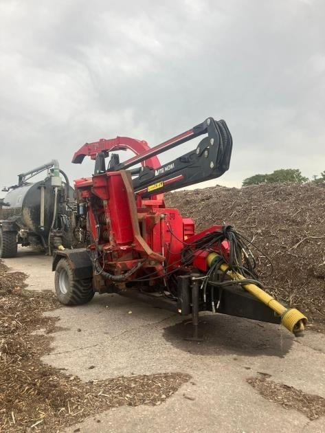 Lindana TP 310 PTO K Wood Chipper - מכונה חקלאית: תמונה 2 Lindana TP 310 PTO K Wood Chipper - מכונה חקלאית: תמונה 2