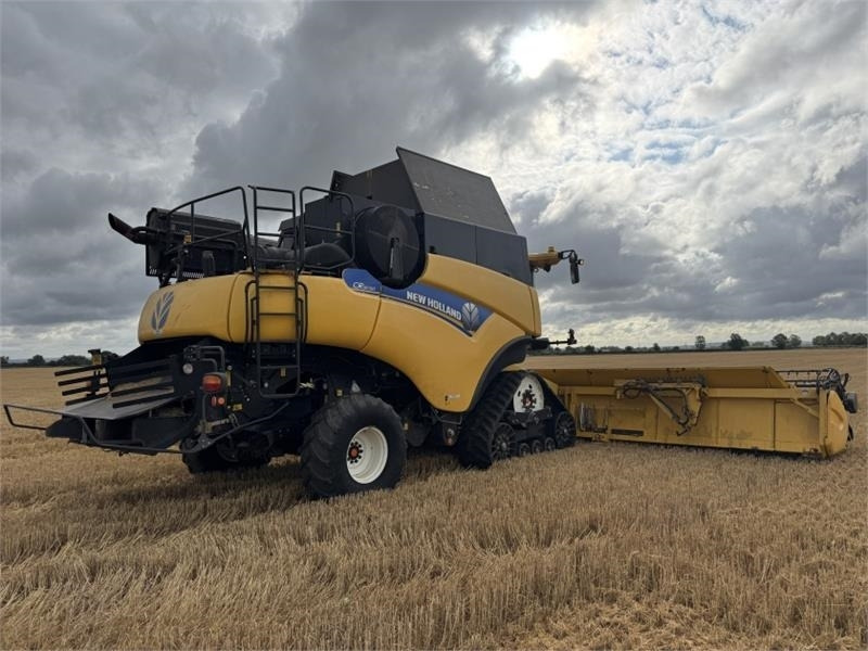 New Holland New Holland CR9090 Rotary Combine **Video Below** - צרופת מקצרה: תמונה 5 New Holland New Holland CR9090 Rotary Combine **Video Below** - צרופת מקצרה: תמונה 5