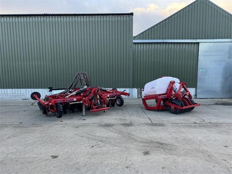 Sumo DD4 Seed Drill c/w Front Tank - מקדחת זריעה משולבת: תמונה 1 Sumo DD4 Seed Drill c/w Front Tank - מקדחת זריעה משולבת: תמונה 1