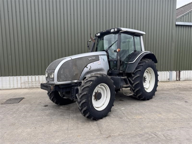 Valtra T 121 - טרקטור חקלאי: תמונה 1 Valtra T 121 - טרקטור חקלאי: תמונה 1