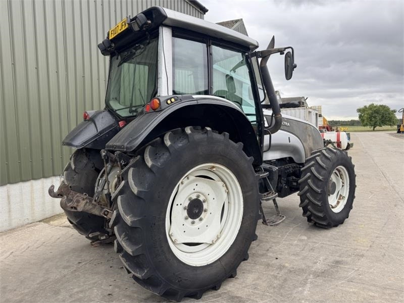 Valtra T 121 - טרקטור חקלאי: תמונה 4 Valtra T 121 - טרקטור חקלאי: תמונה 4