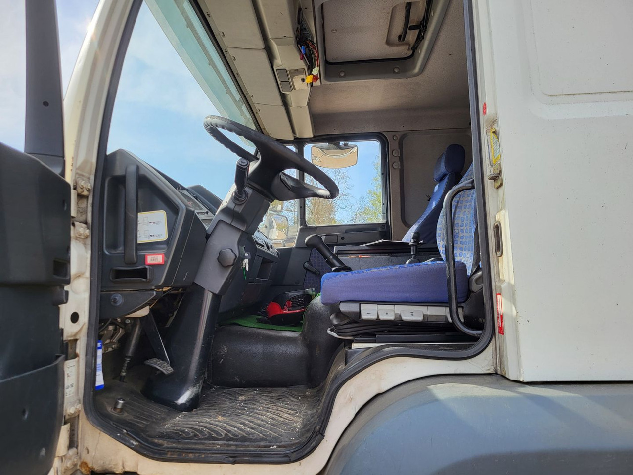 MAN LE 280 B - משאית: תמונה 5 MAN LE 280 B - משאית: תמונה 5
