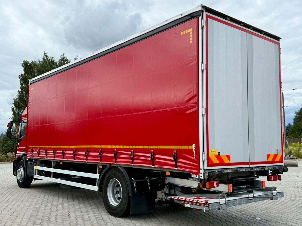 IVECO EUROCARGO 180-280 / FIRANKA / WINDA / 20 PALET / 80 TYŚ KM / 2023 ROK / 9 223 KG ŁADOWNOŚ - משאית וילונות צד: תמונה 3 IVECO EUROCARGO 180-280 / FIRANKA / WINDA / 20 PALET / 80 TYŚ KM / 2023 ROK / 9 223 KG ŁADOWNOŚ - משאית וילונות צד: תמונה 3