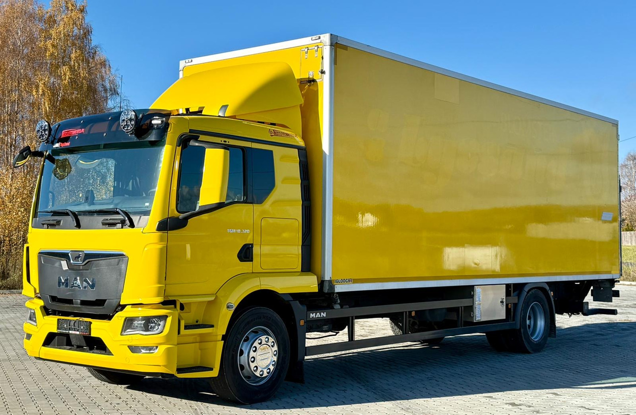 MAN 18.320 / IZOTERMA / GRZANA / WINDA / 20 EUROPALET / AUTOMAT / 170 TYŚ KM / 2021 R / SYPIALKA / CAŁY NA PODUSZKACH / SPROWADZONY / JAK NOWY - משאית איזותרמית: תמונה 2 MAN 18.320 / IZOTERMA / GRZANA / WINDA / 20 EUROPALET / AUTOMAT / 170 TYŚ KM / 2021 R / SYPIALKA / CAŁY NA PODUSZKACH / SPROWADZONY / JAK NOWY - משאית איזותרמית: תמונה 2