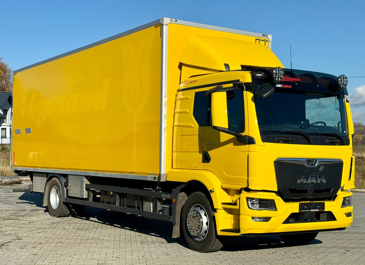 MAN 18.320 / IZOTERMA / GRZANA / WINDA / 20 EUROPALET / AUTOMAT / 170 TYŚ KM / 2021 R / SYPIALKA / CAŁY NA PODUSZKACH / SPROWADZONY / JAK NOWY - משאית איזותרמית: תמונה 1 MAN 18.320 / IZOTERMA / GRZANA / WINDA / 20 EUROPALET / AUTOMAT / 170 TYŚ KM / 2021 R / SYPIALKA / CAŁY NA PODUSZKACH / SPROWADZONY / JAK NOWY - משאית איזותרמית: תמונה 1
