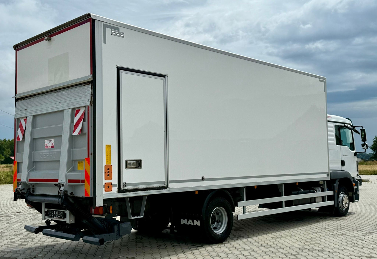 MAN TGM 12.250 / TGL / IZOTERMA / WINDA / 18 EUROPALET / SYPIALKA / 2018 - משאית איזותרמית: תמונה 4 MAN TGM 12.250 / TGL / IZOTERMA / WINDA / 18 EUROPALET / SYPIALKA / 2018 - משאית איזותרמית: תמונה 4