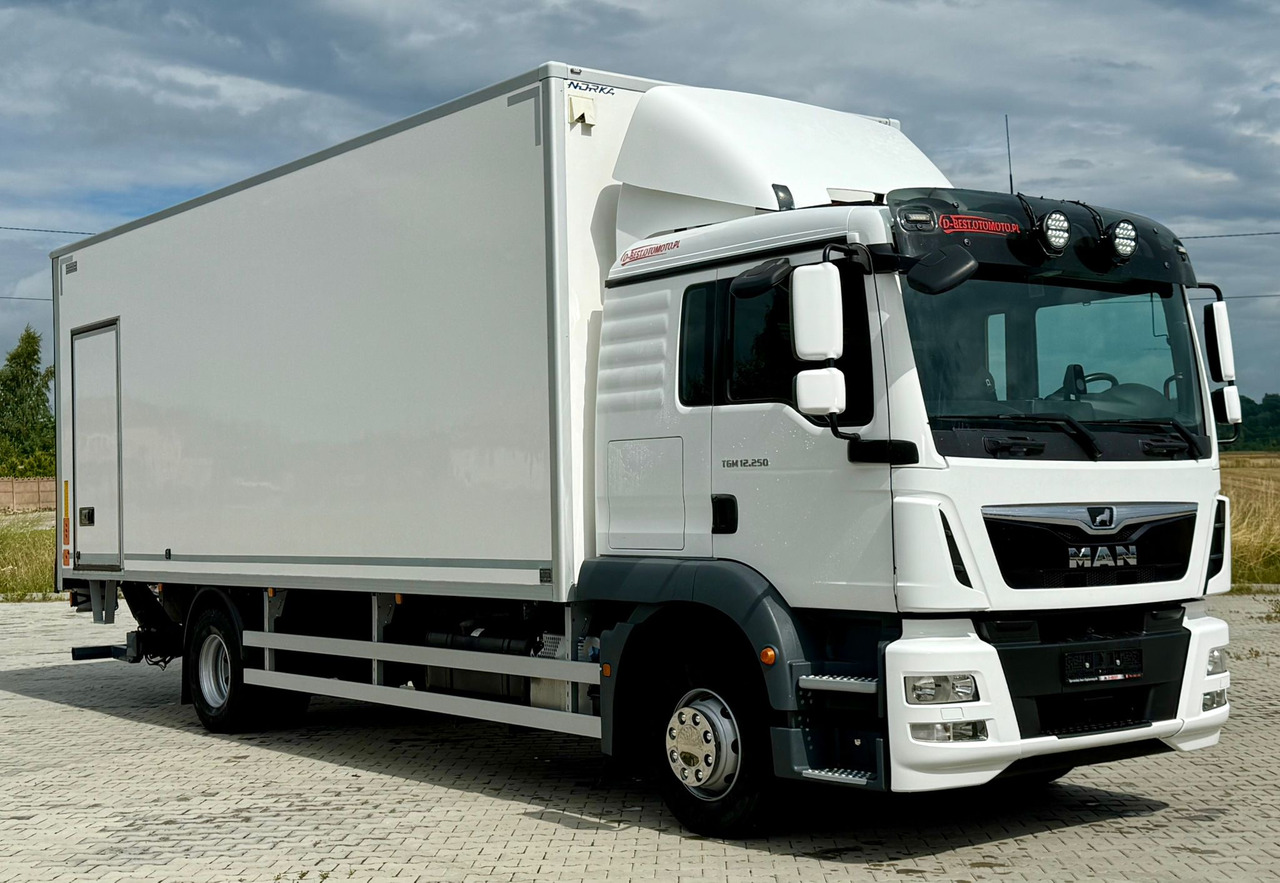 MAN TGM 12.250 / TGL / IZOTERMA / WINDA / 18 EUROPALET / SYPIALKA / 2018 - משאית איזותרמית: תמונה 1 MAN TGM 12.250 / TGL / IZOTERMA / WINDA / 18 EUROPALET / SYPIALKA / 2018 - משאית איזותרמית: תמונה 1