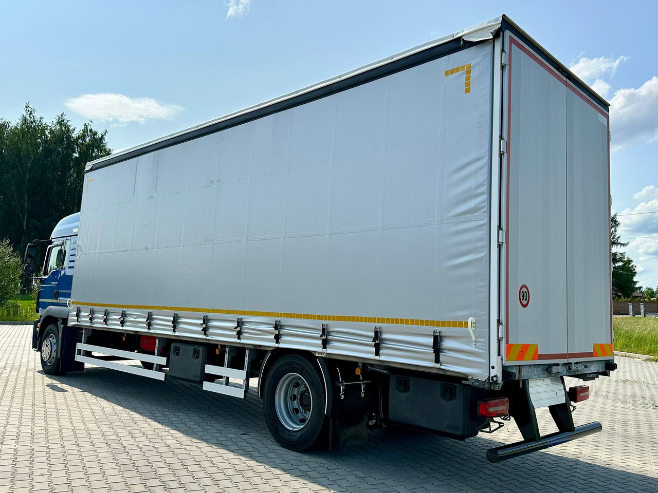 MAN TGM 18.320 / FIRANKA / 20 EUROPALET / 8.3 M DŁUGOŚCI / AUTOMAT / SYPIALKA / 2018 ROK / 9 809 KG ŁADOWNOŚCI - משאית וילונות צד: תמונה 3 MAN TGM 18.320 / FIRANKA / 20 EUROPALET / 8.3 M DŁUGOŚCI / AUTOMAT / SYPIALKA / 2018 ROK / 9 809 KG ŁADOWNOŚCI - משאית וילונות צד: תמונה 3