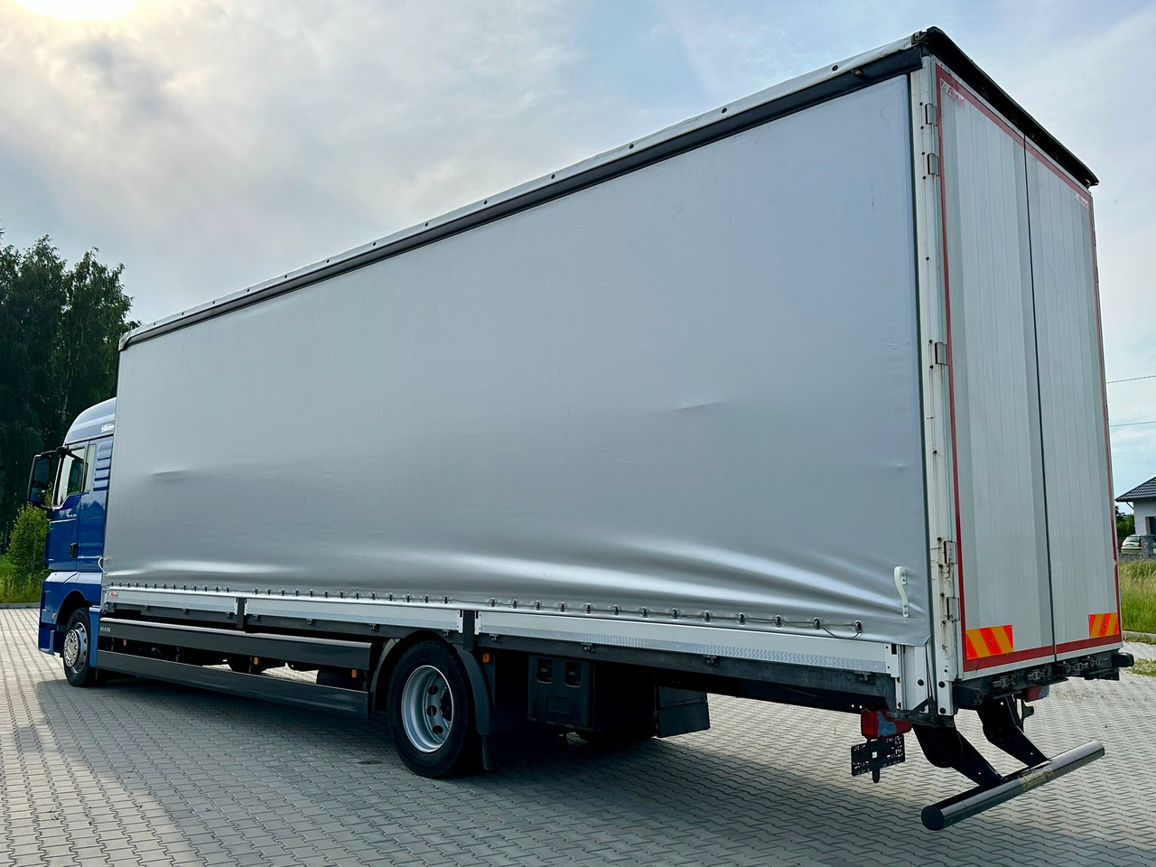 MAN TGX 18.360 / BURTO - FIRANKA / 23 PALETY / SYPIALKA / AUTOMAT / 2021 ROK / SPROWADZONY / SERWISOW - משאית וילונות צד: תמונה 4 MAN TGX 18.360 / BURTO - FIRANKA / 23 PALETY / SYPIALKA / AUTOMAT / 2021 ROK / SPROWADZONY / SERWISOW - משאית וילונות צד: תמונה 4