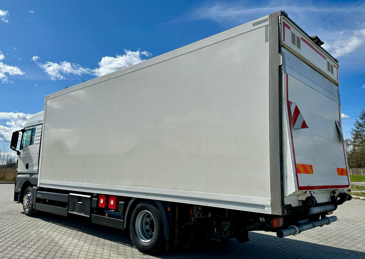 MAN TGX 18.360 / CHŁODNIA / WINDA / AUTOMAT / 19 EUROPALET / THERMO KING / SYPIALKA / SPROWADZONY - משאית קירור: תמונה 3 MAN TGX 18.360 / CHŁODNIA / WINDA / AUTOMAT / 19 EUROPALET / THERMO KING / SYPIALKA / SPROWADZONY - משאית קירור: תמונה 3