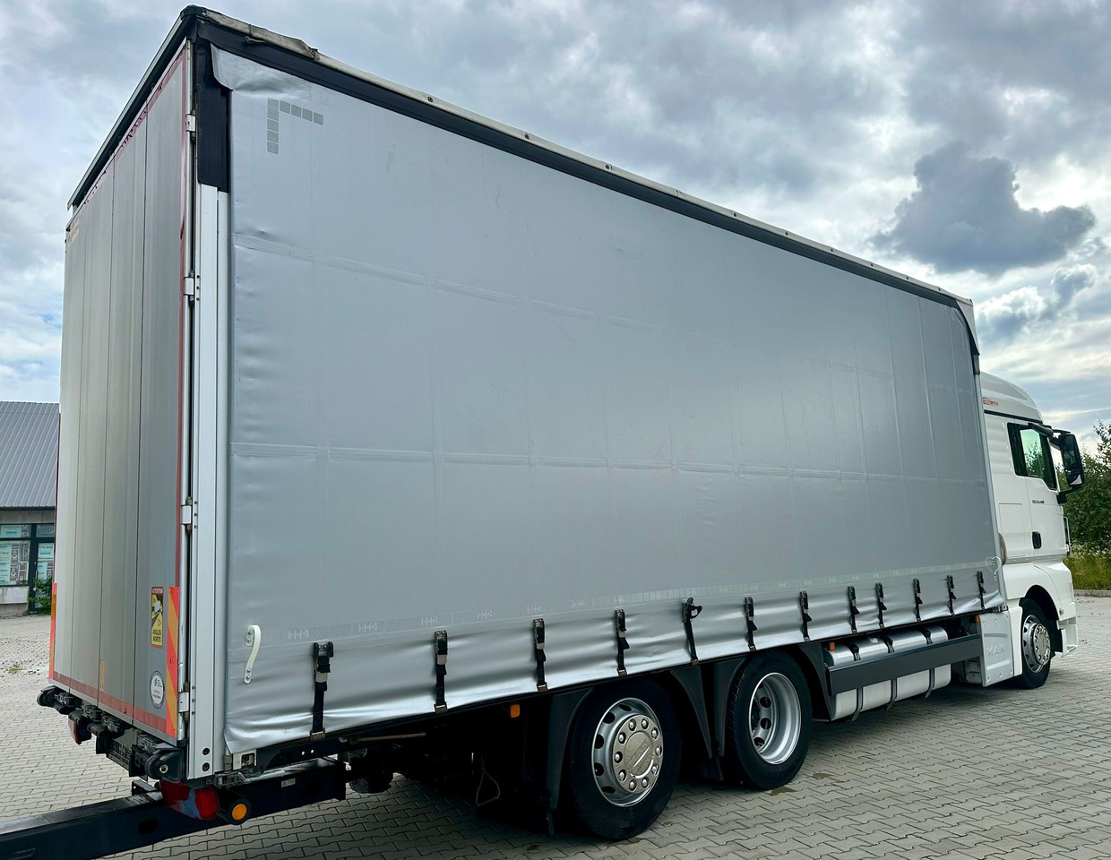 MAN TGX 26.460 / ZESTAW PRZEJAZDOWY / 38 PALET / AUTOMAT / SYPIALKA / PRZYCZEPA WIELTON / 2019 ROK / NISKI PRZEBIEG - משאית וילונות צד: תמונה 5 MAN TGX 26.460 / ZESTAW PRZEJAZDOWY / 38 PALET / AUTOMAT / SYPIALKA / PRZYCZEPA WIELTON / 2019 ROK / NISKI PRZEBIEG - משאית וילונות צד: תמונה 5