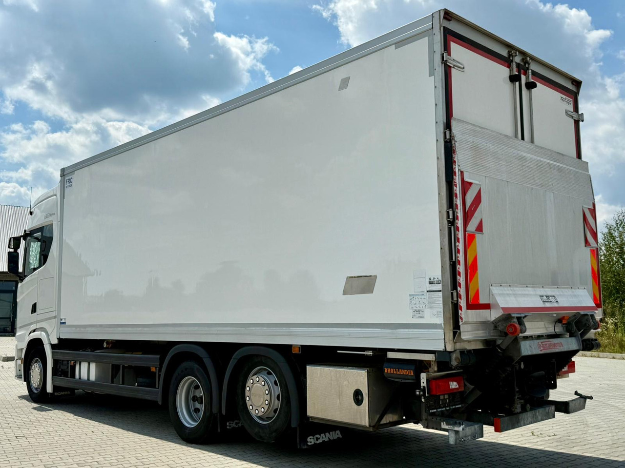 SCANIA S500 / CHŁODNIA / WINDA / 18 PALET / 7.4 M / DRUKARKA / AUTOMAT / NISKI PRZEBIEG / PODNOSZONA OŚ / 2020 ROK - משאית קירור: תמונה 4 SCANIA S500 / CHŁODNIA / WINDA / 18 PALET / 7.4 M / DRUKARKA / AUTOMAT / NISKI PRZEBIEG / PODNOSZONA OŚ / 2020 ROK - משאית קירור: תמונה 4