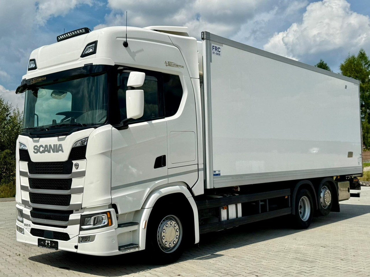 SCANIA S500 / CHŁODNIA / WINDA / 18 PALET / 7.4 M / DRUKARKA / AUTOMAT / NISKI PRZEBIEG / PODNOSZONA OŚ / 2020 ROK - משאית קירור: תמונה 2 SCANIA S500 / CHŁODNIA / WINDA / 18 PALET / 7.4 M / DRUKARKA / AUTOMAT / NISKI PRZEBIEG / PODNOSZONA OŚ / 2020 ROK - משאית קירור: תמונה 2