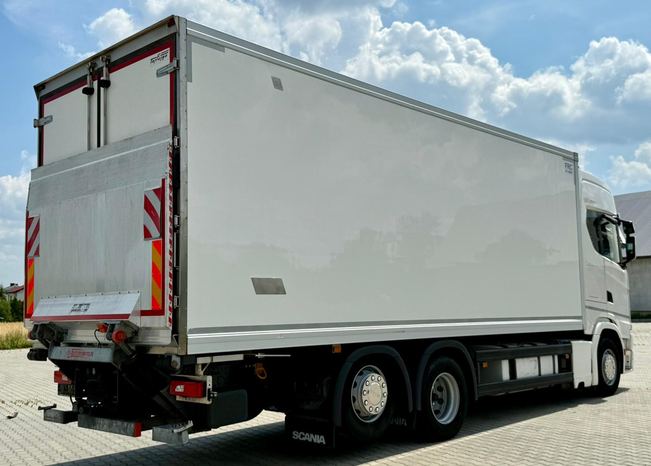 SCANIA S500 / CHŁODNIA / WINDA / 18 PALET / 7.4 M / DRUKARKA / AUTOMAT / NISKI PRZEBIEG / PODNOSZONA OŚ / 2020 ROK - משאית קירור: תמונה 3 SCANIA S500 / CHŁODNIA / WINDA / 18 PALET / 7.4 M / DRUKARKA / AUTOMAT / NISKI PRZEBIEG / PODNOSZONA OŚ / 2020 ROK - משאית קירור: תמונה 3