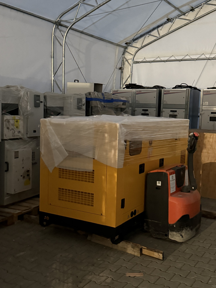 IVECO 80 kVA / 65 kW - ערכת גנרטורים: תמונה 5 IVECO 80 kVA / 65 kW - ערכת גנרטורים: תמונה 5