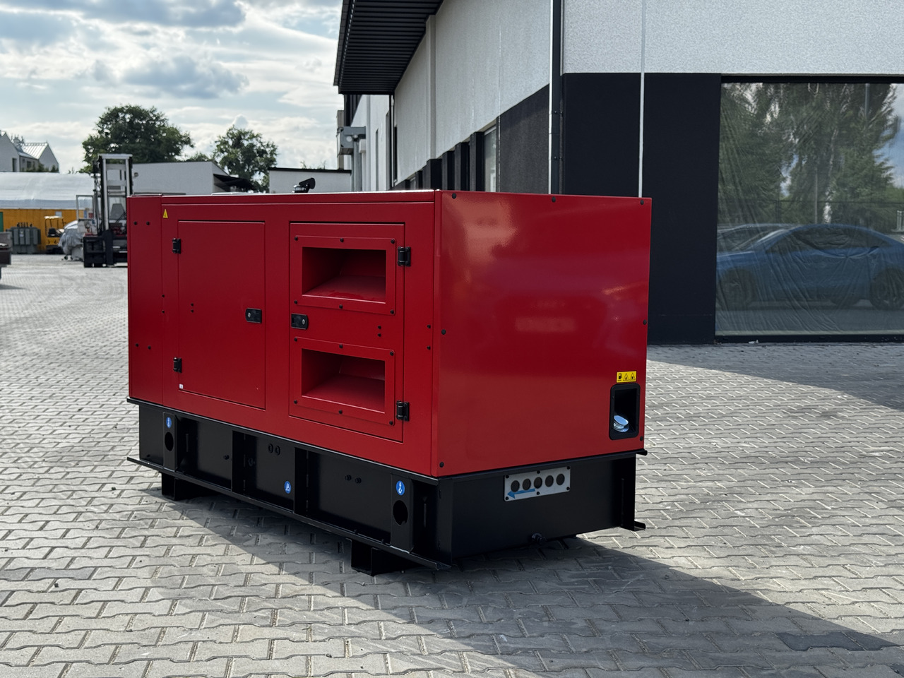 IVECO 80 kVA / 65 kW - ערכת גנרטורים: תמונה 3 IVECO 80 kVA / 65 kW - ערכת גנרטורים: תמונה 3