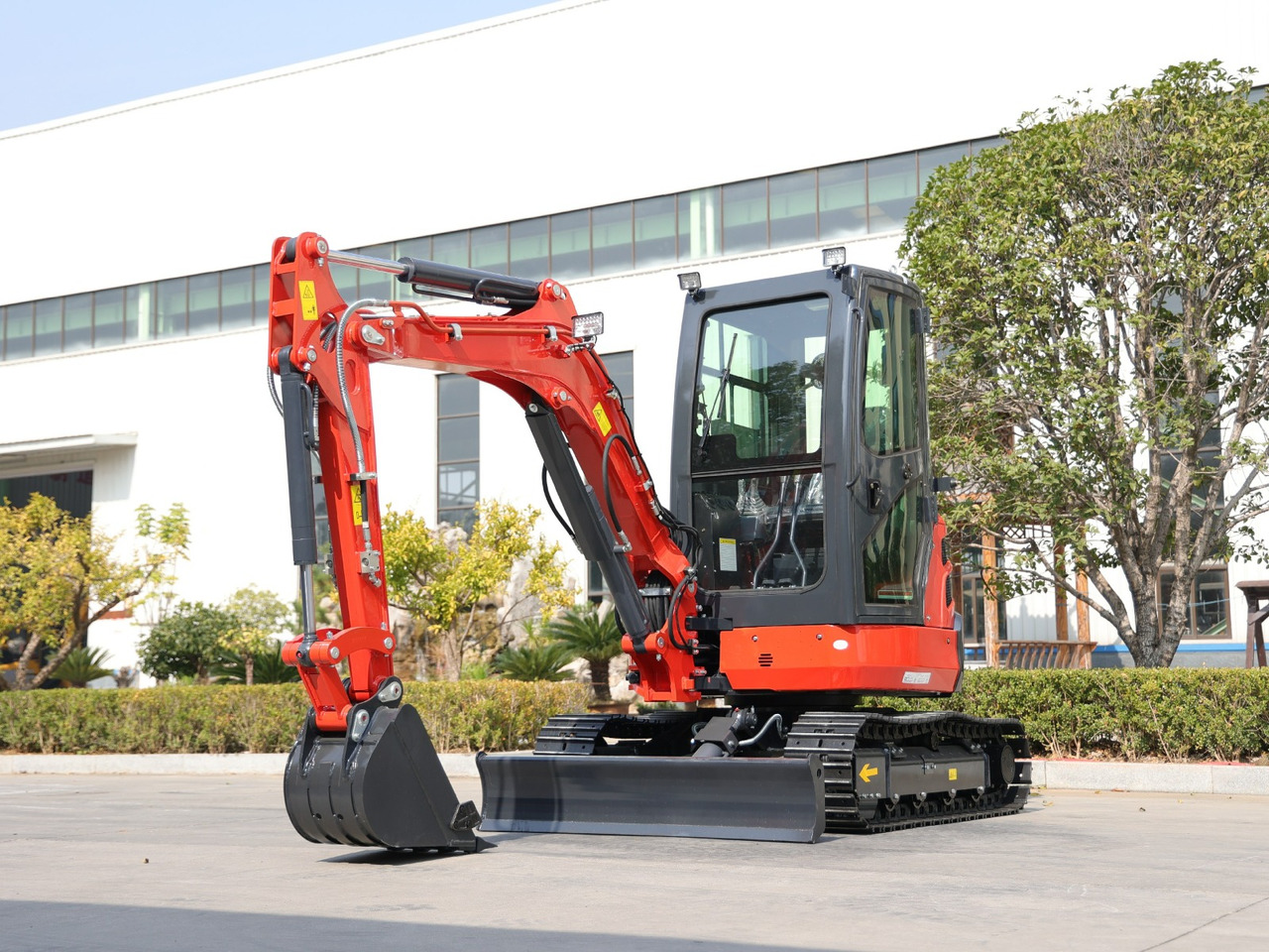 KUBOTA Diesel Mini excavator 3.5 Ton - Müller Machinery MB 35 Plus - VKSH - מיני מחפר: תמונה 1 KUBOTA Diesel Mini excavator 3.5 Ton - Müller Machinery MB 35 Plus - VKSH - מיני מחפר: תמונה 1