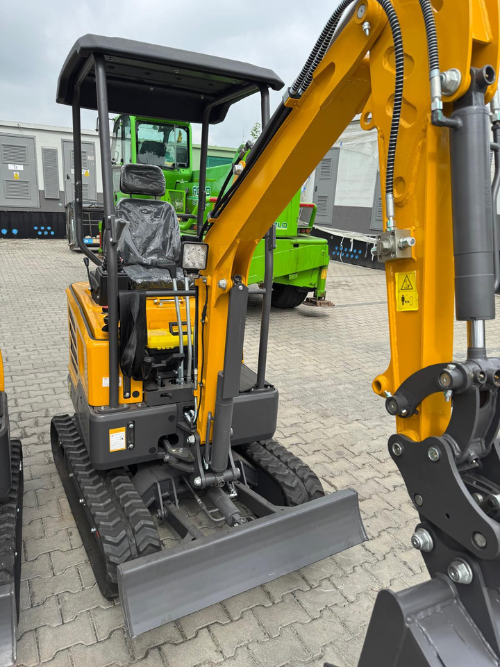 Kubota Diesel Mini excavator 1.8 Ton - Mini excavator MB 18 - SH - מיני מחפר: תמונה 1 Kubota Diesel Mini excavator 1.8 Ton - Mini excavator MB 18 - SH - מיני מחפר: תמונה 1